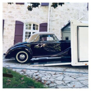 Oldtimer geschlossener Transport